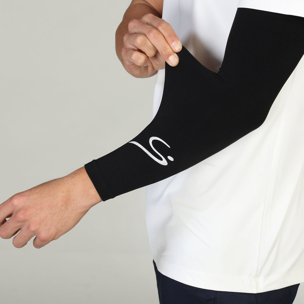 Sun Arm Sleeves Black/White